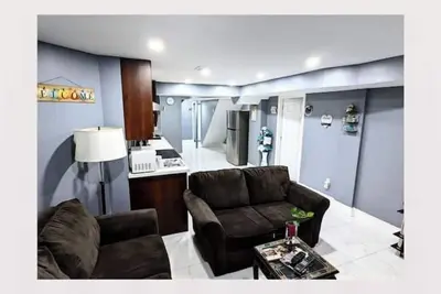 Image de Modern Cozy Private Luxury Suite In Heart Of Ajax!