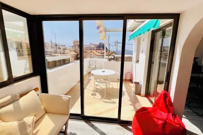 Image de Atico con Terraza Privada e Impresionantes Vistas al Casco Antiguo de Benidorm