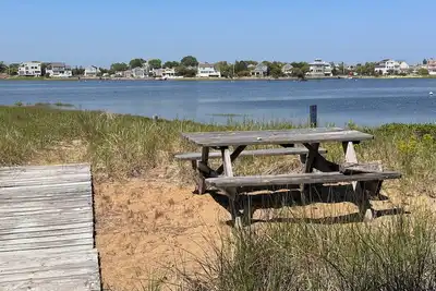 Image de Waterfront Cottage with Private Beach