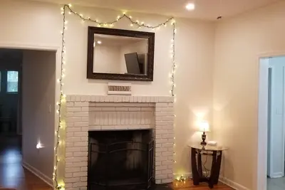 Image de King Suite, 1 Gig Wi-Fi, 3 Bedroom 3 Bath, Game Room, Office, 1 mile to Fsu/Famu