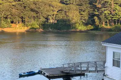 Image de Large beautiful ocean front studio with private dock