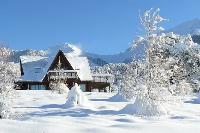 Image de Wonderful big Logcabin in the Mountains