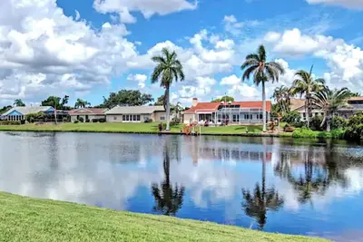Image de Beautiful Lake view Home - Close the White Beaches - Florida Gulf Coast