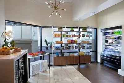 Image de Short Drive to Nearest Local Vineyard! 3 Family-friendly Units! Fitness Center!