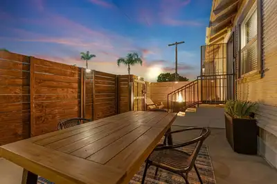 Image de Chic Oasis: Contemporary Studio in National City