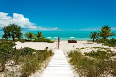 Image de Shambhala -8-Bedroom private villa on Long Bay Beach with fabulous views