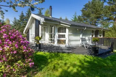 Image de \"Nafne\" - 500m from the sea by Interhome