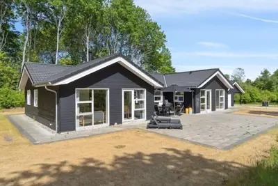 Image de \"Swarthovde\" -  from the sea by Interhome