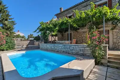 Image de Maison avec piscine et magnifique terrasse