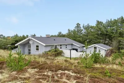 Image de \"Tino\" - 900m from the sea by Interhome