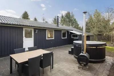 \"Embla\" - 500m to the inlet by Interhome