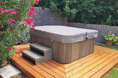 Image de Kuća za odmor sa jacuzzijem u dvorištu. Mirna lokacija 2km od plaže