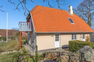 Image de \"Jolin\" - 200m from the sea by Interhome