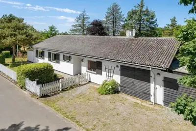 Image de \"Slavjanka\" - 2km from the sea by Interhome