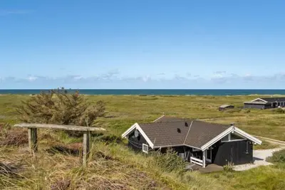 Image de \"Dania\" - 300m from the sea by Interhome