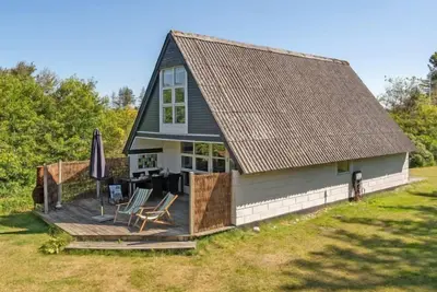 \"Amelia\" - 250m to the inlet by Interhome