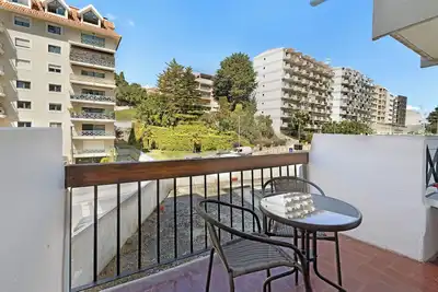 Image de Maison de vacances 'Estoril Art and Surf' avec balcon, Wi-Fi et climatisation