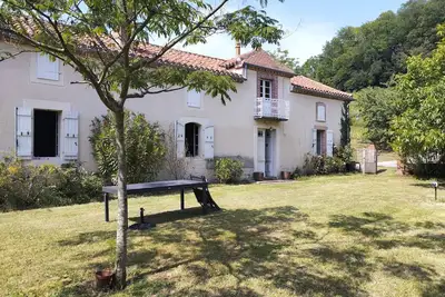 Image de Maison de vacances 'Blousson' avec vue sur les montagnes, piscine privée et Wi-Fi