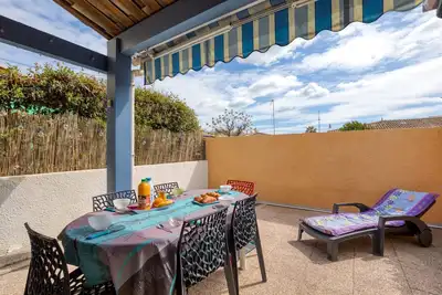 Image de Villa Les Lavandines, Le Cap D'agde avec piscine partagée, terrasse privée et climatisation