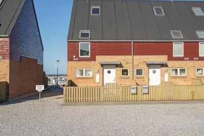Image de \"Line\" - 10m from the sea by Interhome