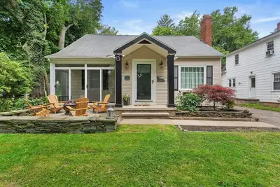 Image de Luxury Design | Wlk to Lake Ontario | Irondequoit