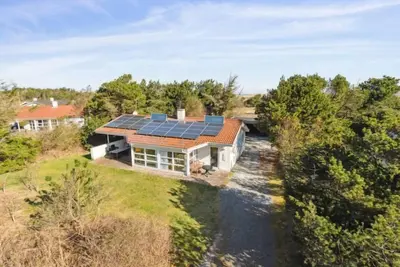 Image de \"Leoni\" - 500m from the sea by Interhome