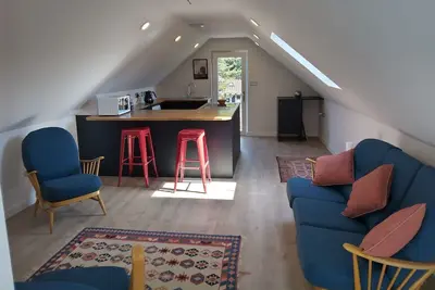 Peaceful Loft Retreat