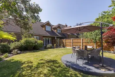 Image de Mayaro Cottage by inspirestays. com - a cottage that sleeps 4+1 guests in 2 bedrooms