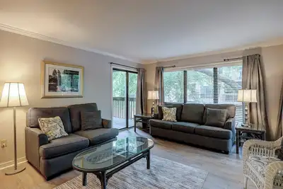 Image de Sunset Rentals | Moorings 91 | Dog Friendly