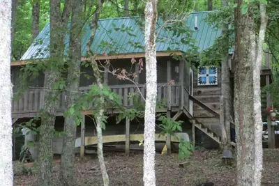 Cozy Cabin near Fontana Lake