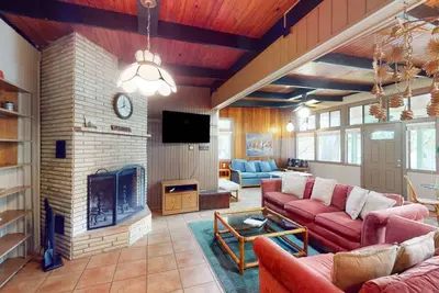 Image de Funshine | Riverfront house in Mc Queeney with guest house, river views, grill