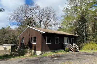 Image de Spacious 3 Bedroom Cottage on Lake