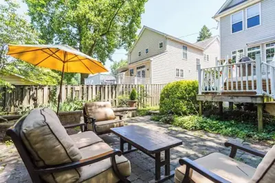 Image de Heart of Eastport 4 bedroom Modern Craftsman!