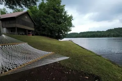 Image de Beautiful house on the lake with a boat launch.