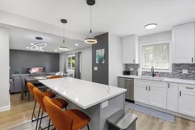 Image de Chic Hinsdale Home, Open Concept