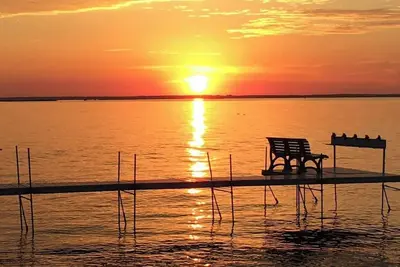 Image de Come Enjoy the Our Lakeside Getaway!