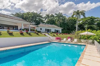 Image de Yellowbird Villa