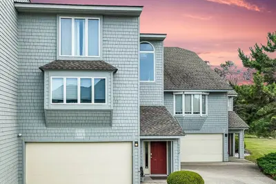 Image de New Listing~Walk to Beaches~Corolla Light~Hot Tub~Bikes~Kayaks~Resort Pools