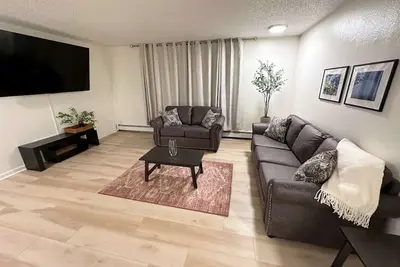 Image de Stay Anchorage! Fully Furnished Apartments with Gci Red 2 Gig Internet