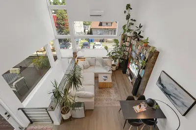 Image de Modern Townhouse with Rooftop Patio