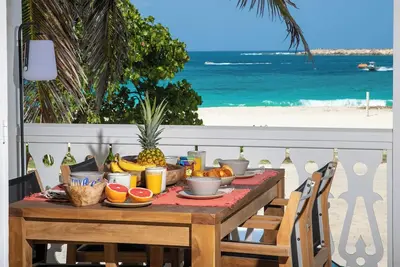 Apartment sea view Orient bay beach