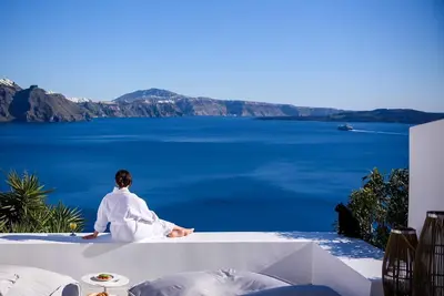 Image de Luxury Retreat in Oia | Lathouri Cave Villa | Private Plunge Pool | Breathtaking Aegean Views