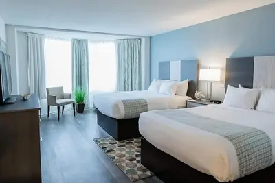 Image de Enjoy Comfort and Convenience on your Vacation! 4 Ocean View Units! Onsite Pool!