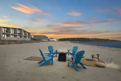 Image de Perfect Spot for Soaking Up Some Sun & Sightseeing! 4 Spacious Units! Pools!