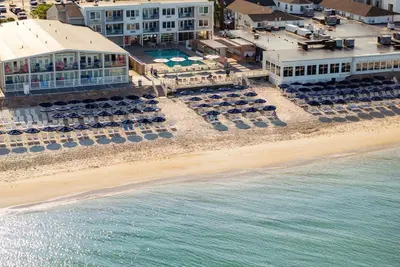 Image de Coastal-Style Retreat! 3 Spacious Units Near Woods Hole Aquarium! Parking, Pool!
