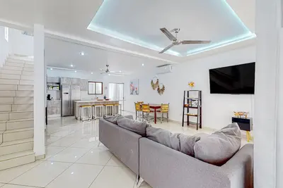 Image de Tropical house near area's beaches with a charming patio, washer/dryer & games