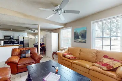 Image de Dog-friendly home with open yard.