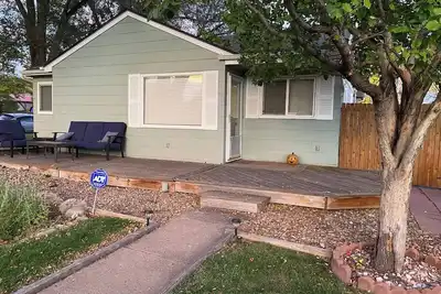 Image de Charming, Dog Friendly Home Close to Downtown!