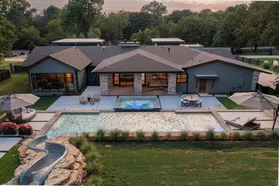 Image de Clear Hearth Luxurious & peaceful.