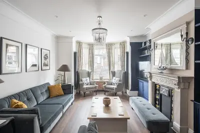 Image de Newly Renovated and Modernised 5 Bedroomed Seaside Victorian House. Sleeps 10-12